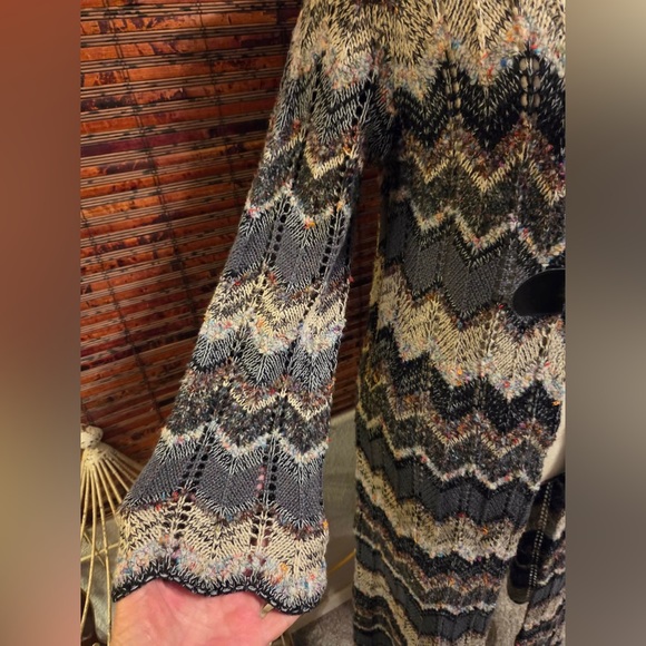 Monroe & Main Black, Gray & Cream Zigzag Knit Cardigan - Picture 4 of 6